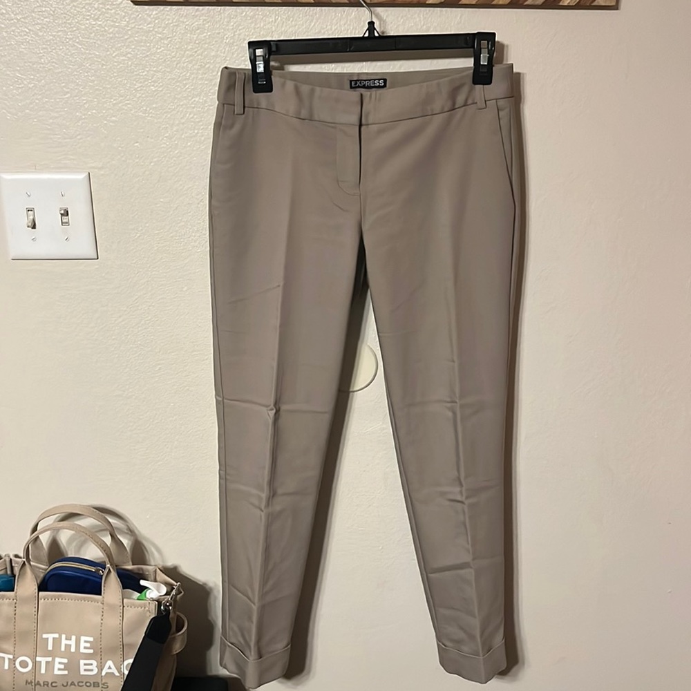 Express EUC, Sz 2. Kaki color Editor cut. Smoke free home